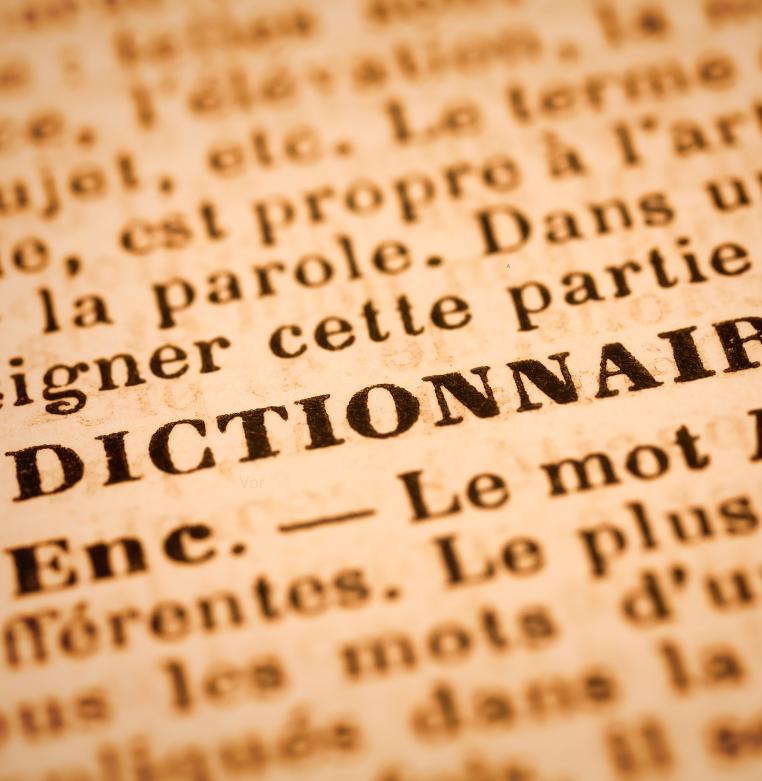 Découvrez comment les mots croisés peuvent améliorer votre orthographe, enrichir votre vocabulaire et stimuler votre mémoire, tout en vous amusant.