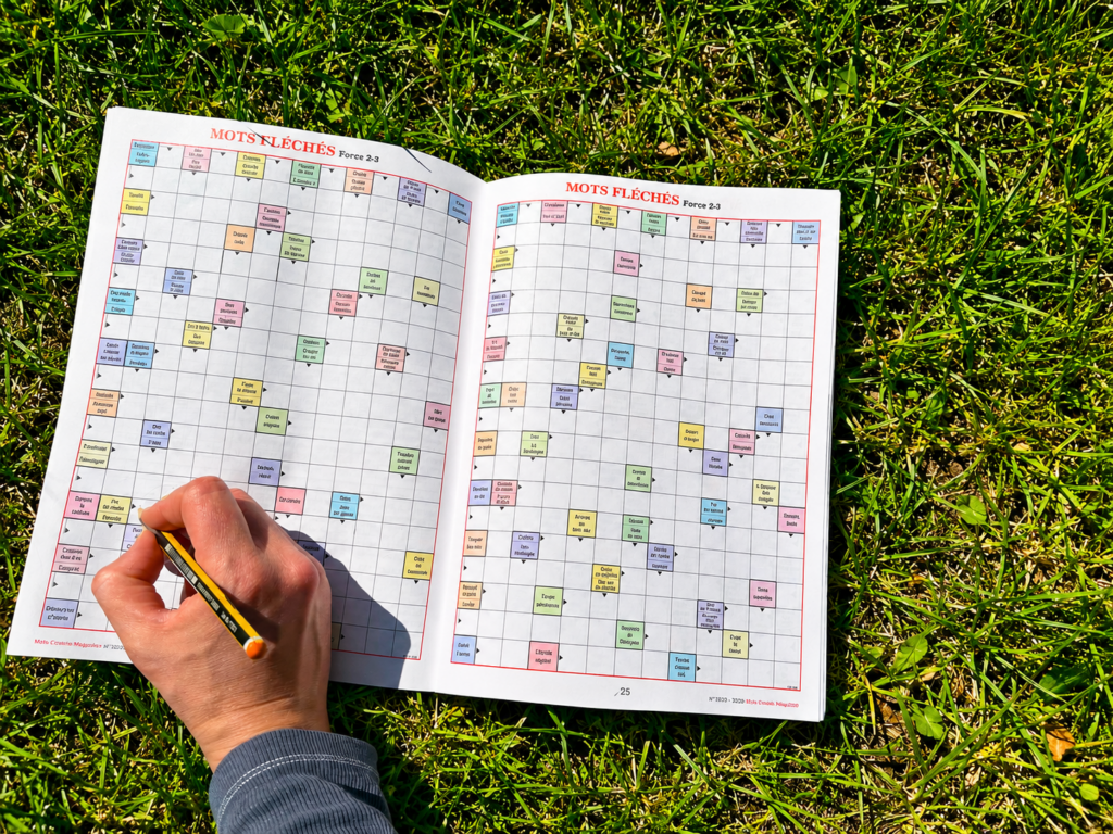 Mots Croisés Magazine le bimensuel avec des jeux diversifiés
